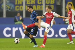 Arsenal napadao u prazno, Čalhanoglu sa "kreča" rešio derbi - Salcburg šokirao Fejenord